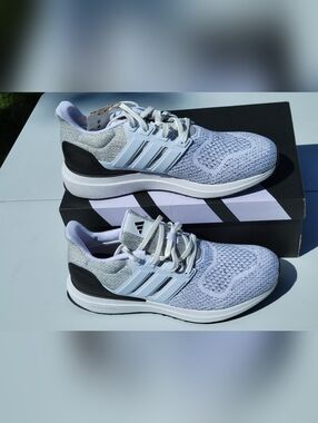 Mens size 9.5 Adidas UltraDream DNA Men's Running Shoes White / Gray Sneakers